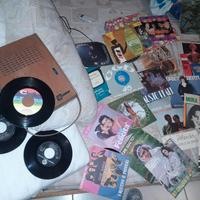 vinili 45 giri più lettore portatile anni 60