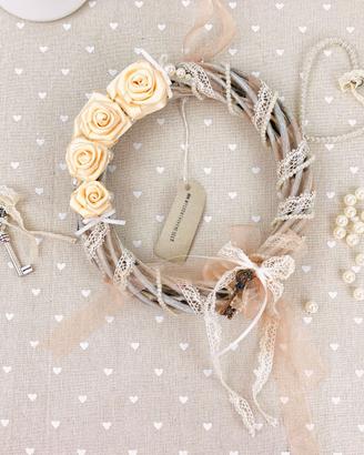 Ghirlanda shabby chic elegante e romantica