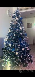 Albero di natale piu luci più addobbi piu tronco