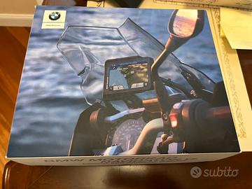 Navigator VI BMW navigatore moto Garmin