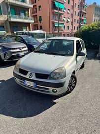 Clio del 2004 benzina 1.2 16v