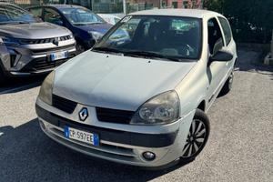 Clio del 2004 benzina 1.2 16v