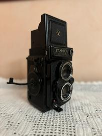 Vintage reflex Yashica Mat 124