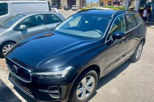Volvo xc60 anno 2024 diesel ibrida