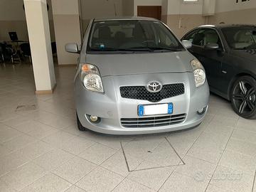 TOYOTA Yaris 1.3 benzina luna