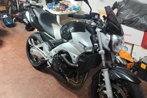 Suzuki gsr 600 (2008)