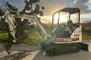 Bobcat 328
28 quintali 