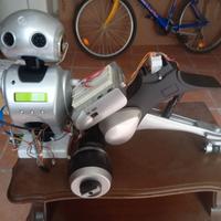 Robottino IDroid 01 parzialmente montato