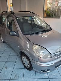 Toyota yaris verso