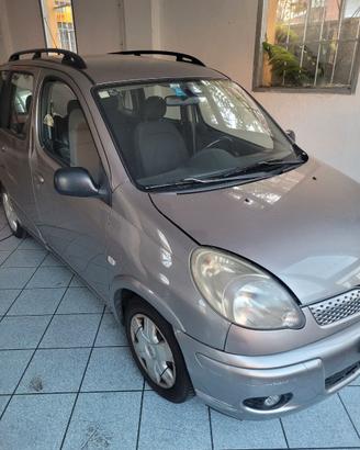 Toyota yaris verso