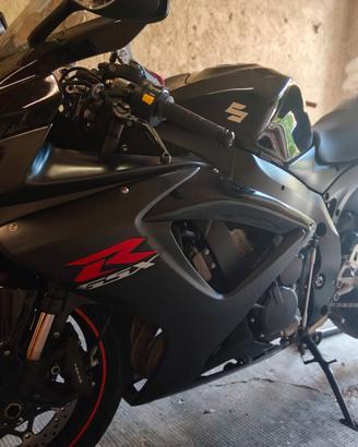 Suzuki GSX R750