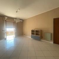 Appartamento 95 mq con box auto-vitulazio