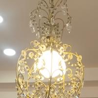 lampadario con cristalli pendenti 