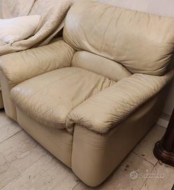 Poltrone in pelle bianche