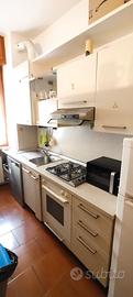 cucina completa di elettrodomestici 