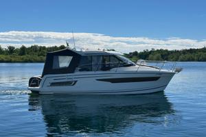 Jeanneau  Merry fisher 895 (solo lago )