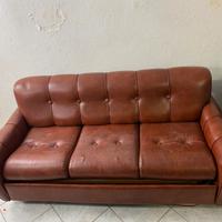 Divano letto in simil pelle vintage