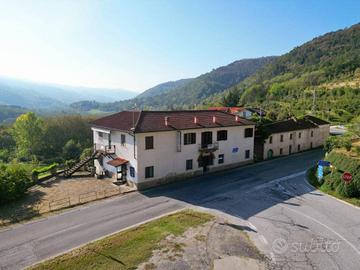 Casa indipendente di 410 m² con più di 5 locali e 