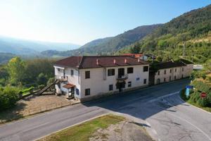 Casa indipendente di 410 m² con più di 5 locali e 