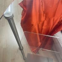 Alzatine per negozi in plexiglas