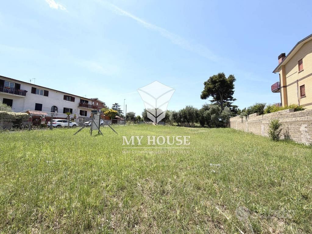 Terreno di 1040 m² a Roma - Altro