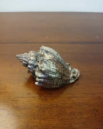 Elegante conchiglia vintage placcata argento,
