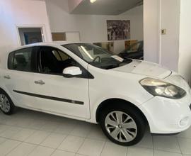 Renault Clio 1.2 16V 5 porte Yahoo! OK NEOPATENTAT