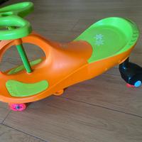 Auto gioco cavalcabile