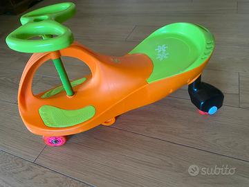 Auto gioco cavalcabile