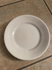 SET DI PIATTI BIANCHI