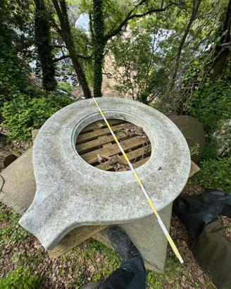 Anello per pozzo in marmo con vetro