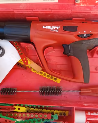 Hilti sparachiodi