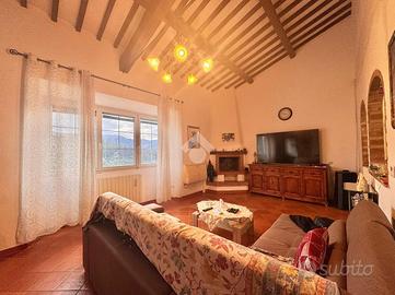 CASA INDIPENDENTE A CARMIGNANO