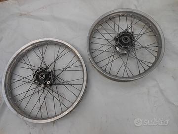 Ruote Anteriore e posteriore Yamaha DT