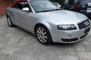 AUDI A4 Cabriolet 2.5 V6 TDi - X COMMERCIANTI