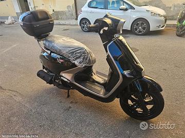 SYM Fugue 125 E5 + BLK BAULETTO - 2025 -