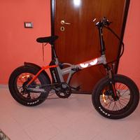 bicicletta elettrica argento mini max