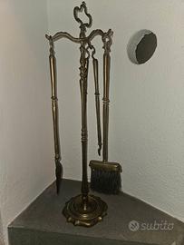 Set di attrezzi da camino in ottone stile impero