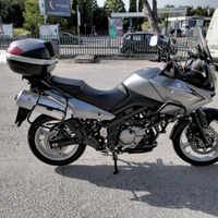 Suzuki v strom 650 traveller