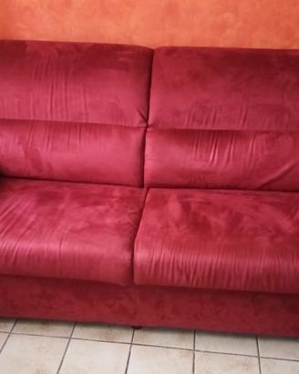 Titolo: Divano 3 posti in microfibra rosso – COMPL