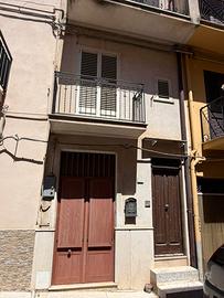 Casa ammobiliata sita a Cammarata su più livelli
