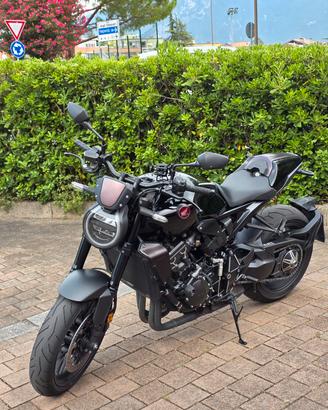 Honda cb1000r  black edition 