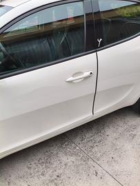 lancia Ypsilon metano 