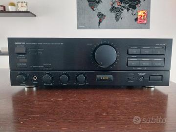 Amplificatore Onkyo A-8200