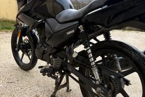 Moto yamaha ys125