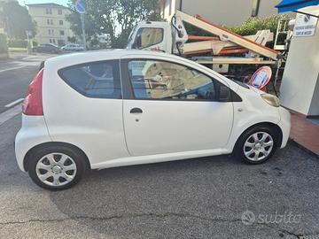 PEGEOUT 107 IMMATRICOLATA  AUTOCARRO 2 POSTI