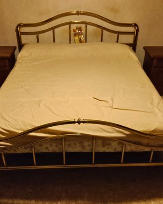 Letto+ Materasso+2 Comodini+Cassettiera specchio
