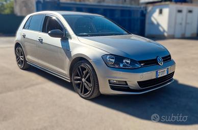 Volkswagen Golf VII 1.6 TDI 105 CV Allesti. R-Line
