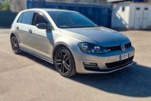 Volkswagen Golf VII 1.6 TDI 105 CV Allesti. R-Line