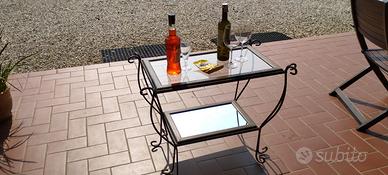 Tavolino per aperitivi